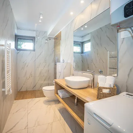Beachfront - Srzic Vendégház 3*